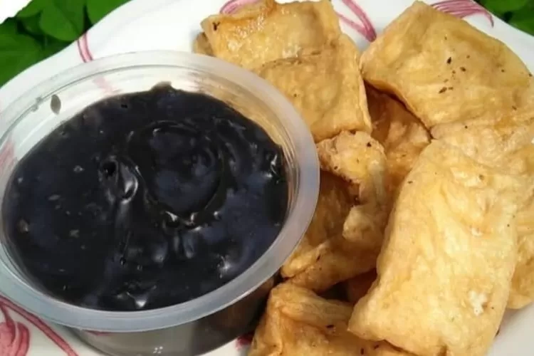 Kuliner khas Cirebon Tahu Petis Udang (Instagram/@zuba.store)  &nbsp;