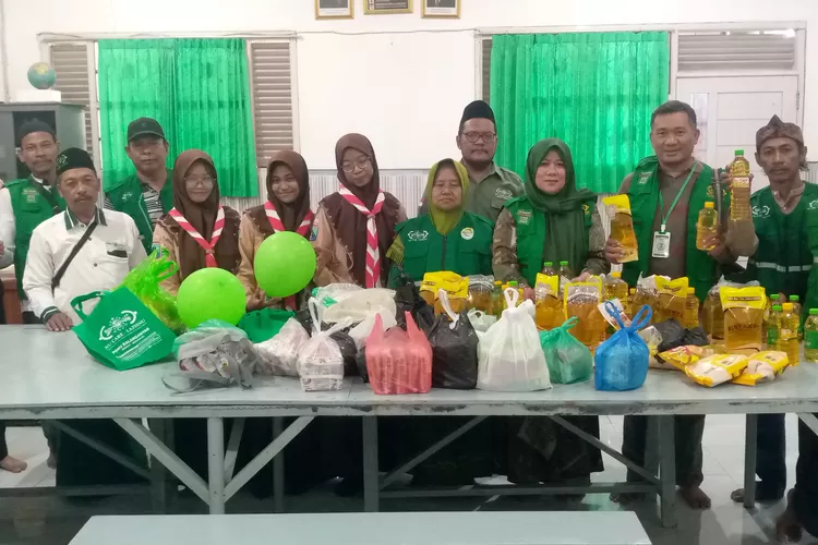 Memperingati Hari Ulang Tahun (HUT) ke-80 Kemerdekaan Republik Indonesia, Madrasah Aliyah Nurul Huda Sedati (MANUHATI), yang berlokasi di Desa Kalanganyar, Kecamatan Sedati, Kabupaten Sidoarjo, menggelar kegiatan bakti sosial sebagai wujud kepedulian terhadap sesama.