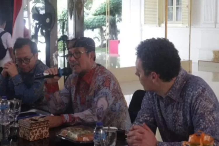 Bupati Cirebon, Imron Rosyadi menegaskan, pendidikan yang berpusat pada anak adalah fondasi masa depan bangsa.