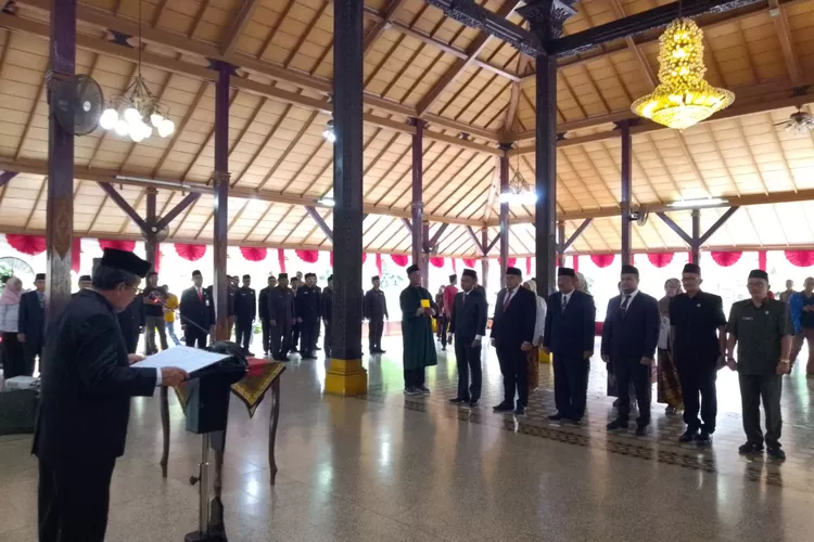 Bupati Imron Lantik Pejabat Baru di Kabupaten Cirebon  