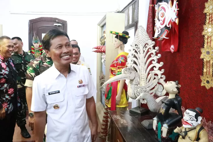 Wali Kota Cirebon, Effendi Edo.