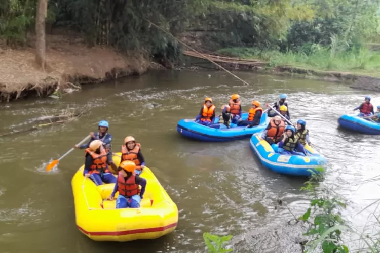 LBT SMP-SMA Al Fattah Sidoarjo Sukses Digelar di Tiga Lokasi.