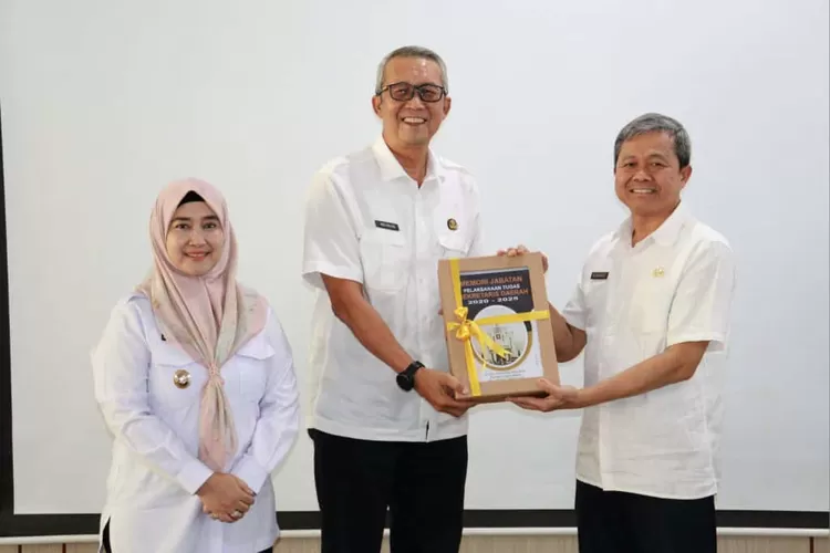 Serah Terima Jabatan Sekda Kota Cirebon  &nbsp;