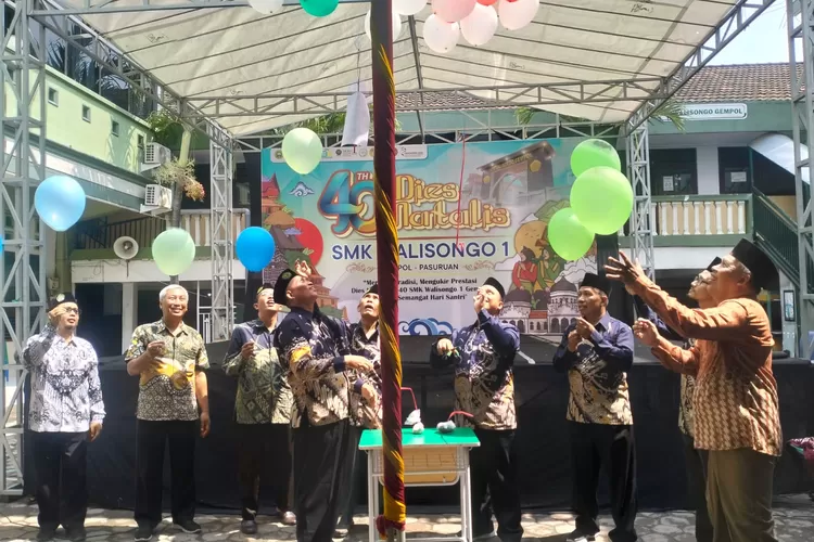 Puncak peringatan Dies Natalis ke-40 SMK Walisongo 1 Gempol berlangsung meriah, Sabtu 25 Oktober 2025. 