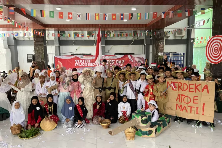 Peringatan Haari Pahlawan di SD Al Falah Darussalam 2 