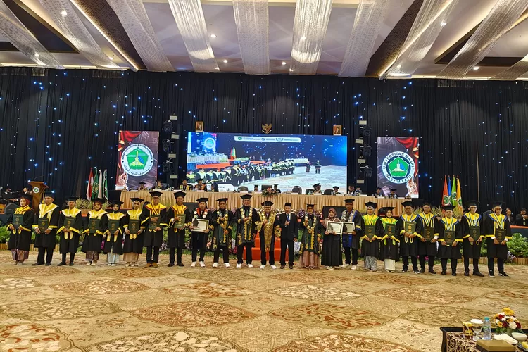 Universitas Ma&rsquo;arif Hasyim Latif (UMAHA) menggelar Wisuda ke-XXIII untuk program Diploma, Sarjana, dan Magister, Sabtu (15/11). 