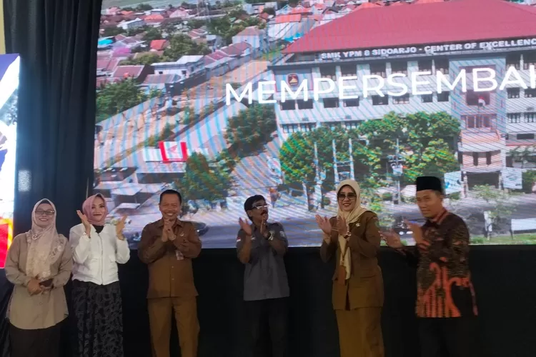 Ribuan siswa SMP/MTs sederajat dari berbagai wilayah di Kabupaten Sidoarjo antusias mengikuti CreaTive Fest Vol 4 yang digelar oleh SMK YPM 8 Sidoarjo. 