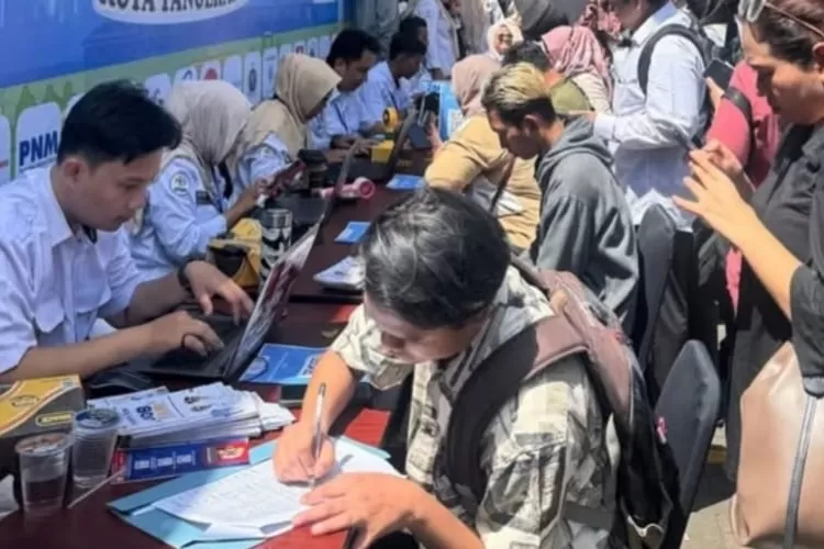 Kemnaker kembali membuka kesempatan magang bagi para lulusan baru yang ingin mulai menapaki dunia kerja profesional