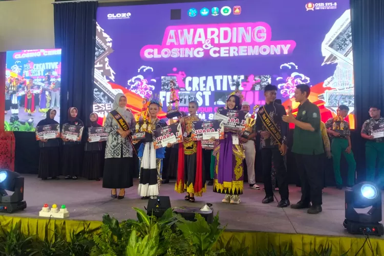 Kegiatan closing ceremony CreaTive Fest Vol.4 SMK YPM 8 Sidoarjo