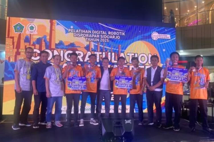 Santri SMA Al Fattah Sidoarjo mencatatkan prestasi membanggakan pada ajang Robocom 2025. 