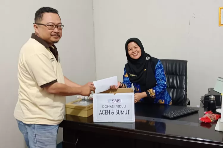 SMSI Kota Cirebon menggalang dana untuk korban banjir di Sumatera. 