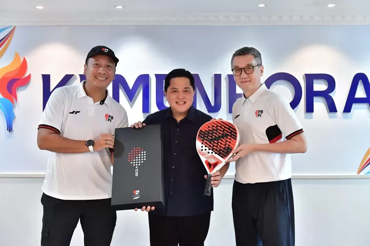 Ketua Umum Perkumpulan Besar Padel (PBPI) Galih Kartasasmita (kiri)