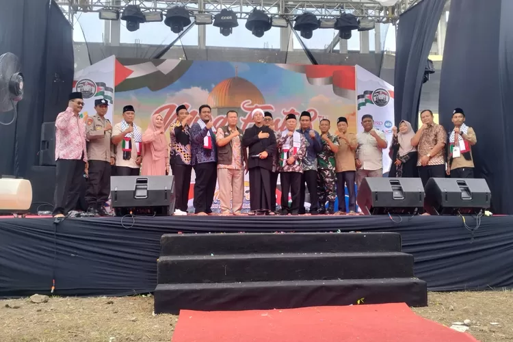 SD MI Candi mengadakan konser alam untuk Palestina dan korban banjir Sumatera