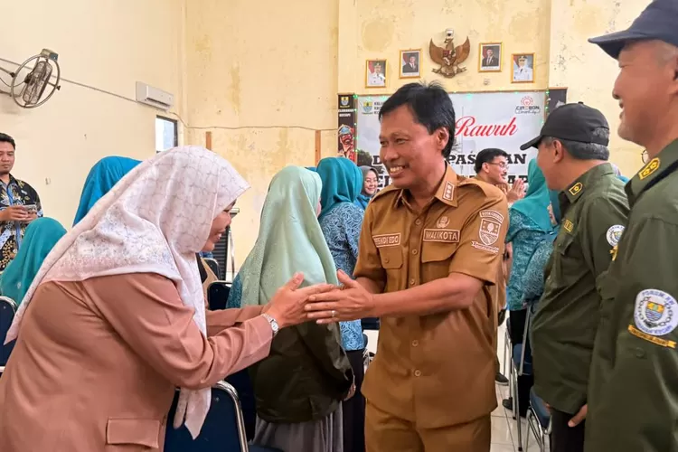 Pemerintah Kota Cirebon menerima kedatangan tim rechecking Gerakan Keluarga Indonesia dalam Peningkatan Kualitas Pendidikan dan Pengelolaan Ekonomi (Gelari Pelangi)