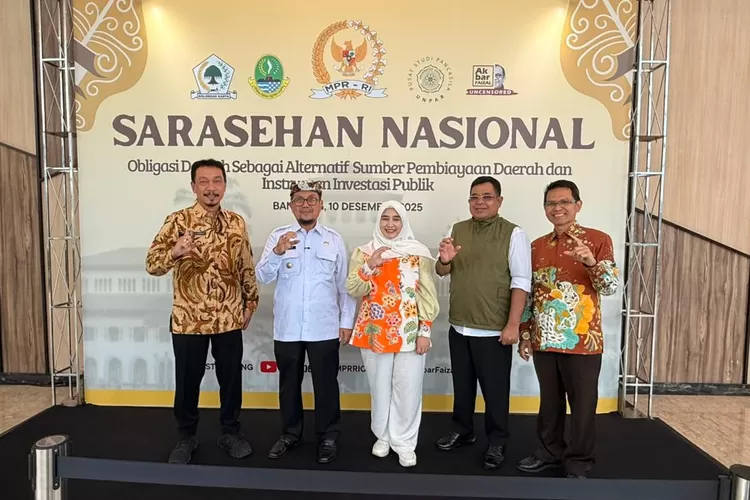 Wakil Wali Kota Cirebon, Siti Farida Rosmawati, dalam Sarasehan Nasional yang diselenggarakan oleh Majelis Permusyawaratan Rakyat (MPR) RI dan Pemerintah Provinsi Jawa Barat.