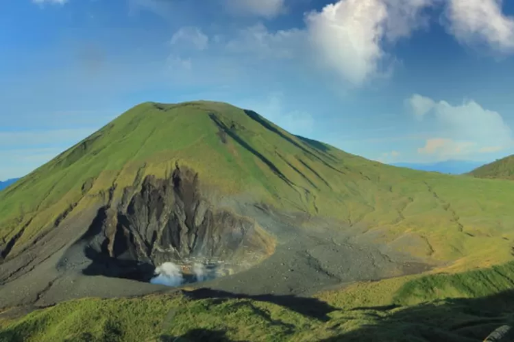 Legenda Dan Keajaiban Di Lereng Gunung Lokon Manado Menyimpan Banyak ...