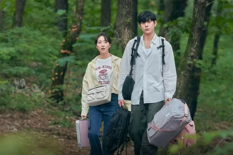 Berikut merupakan jam tayang, spoiler dan akses link nonton drama Korea Moon in the Day episode 9 (Instagram/@channel.ena.d)