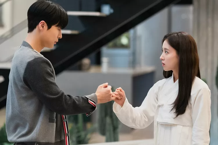 Link nonton sub indo drama Korea The Story of Park's Marriage Contract episode 10 (soompi.com)