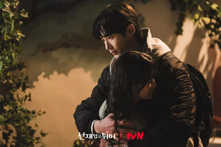 Spoiler dan ;link nonton sub indo Lovely Runner episode 10. (soompi.com)