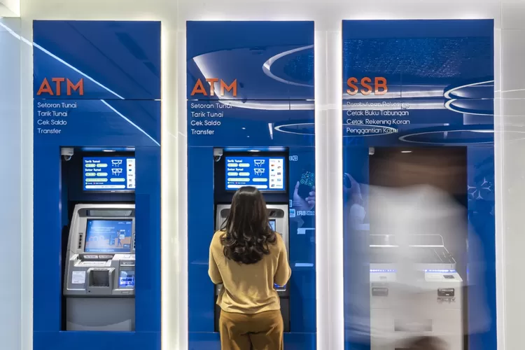 Kinerja BRI Triwulan I 2025 catatkan laba Rp13,8 triliun. Strategi baru ditegaskan untuk wujudkan universal banking dan layanan inklusif. (BRI)