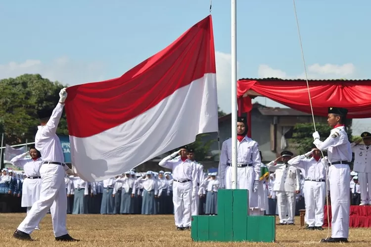 Spesial HUT RI KE-78, Yuk Kenalan Dengan 3 Tokoh Pengibar Bendera Merah ...