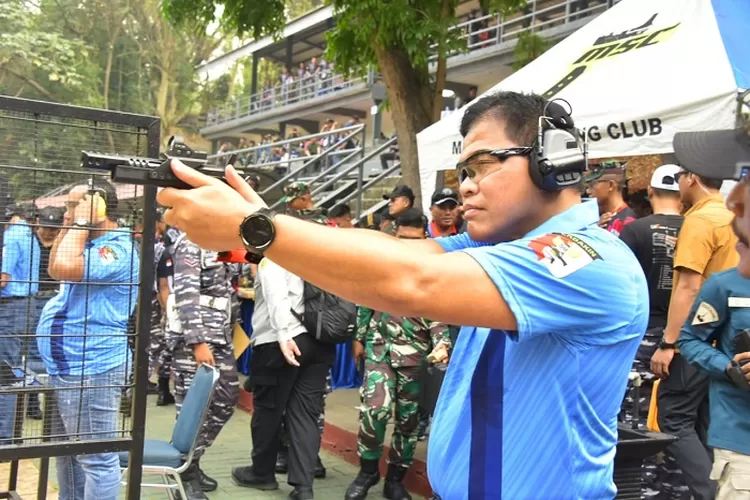 Laksamana TNI Muhammad Ali Membuka Kejuaraan Menembak KASAL Cup 2023 ...