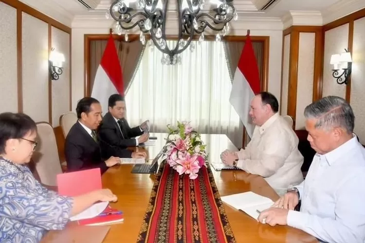 Presiden Republik Indonesia Bertemu Dengan Menteri Pertahanan Filiphina ...