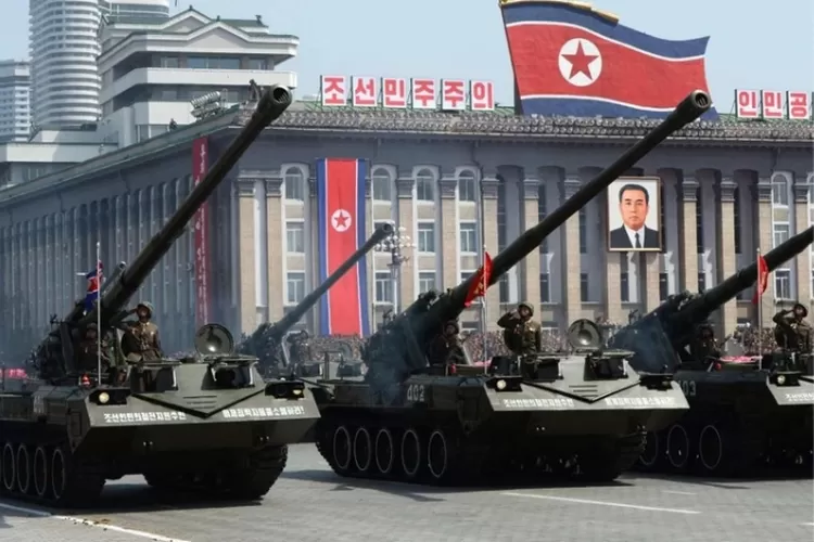 Ancaman bagi Ukraina, Korea Utara kirim tank M-1989 Koksan untuk perkuat Rusia.