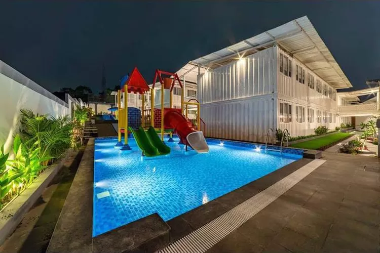 Ilustrasi Akhir Tahun  Menginap di Royal Caravan Trawas Hotel, Pilihan Terbaik untuk Petualangan Anda (Foto/Sumenep Network/Instagram @kontenahotel)