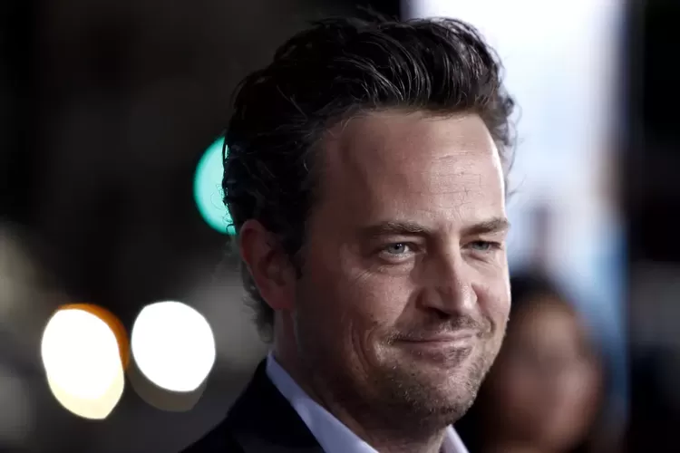 Pemain Sitkom Legendaris Friends, Matthew Perry Dikabarkan Meninggal ...