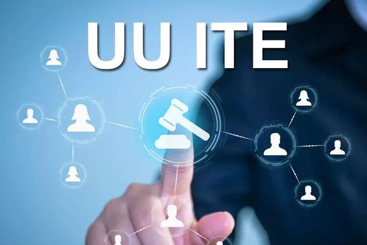 Perubahan signifikan! Polri tunduk pada aturan, menghapus pasal pencemaran nama baik dalam UU ITE, membuka era baru kebebasan berpendapat (Pinterest / HukamaNews.com)