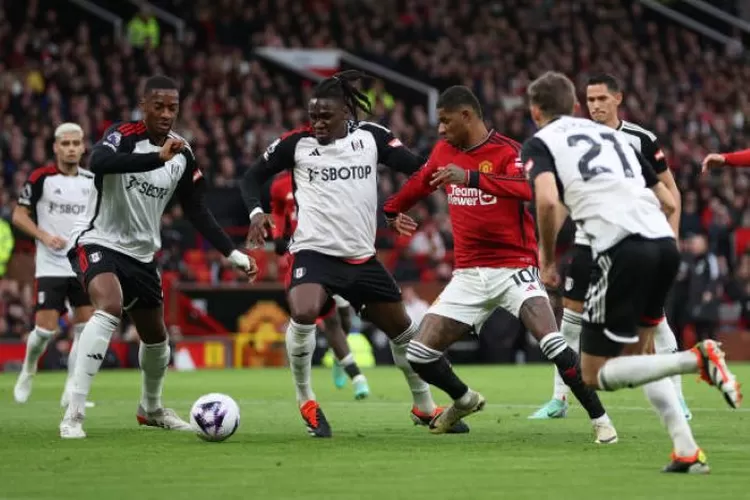 Kekalahan Pahit Manchester United Dari Fulham: Tantangan Erik Ten Hag ...