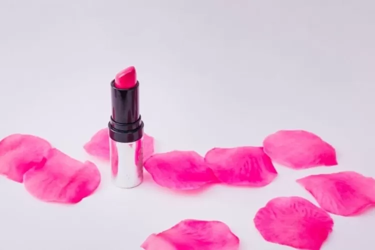 Foto ilustrasi lipstik pink untuk pemilik kulit sawo matang.  (Freepik/freepik)