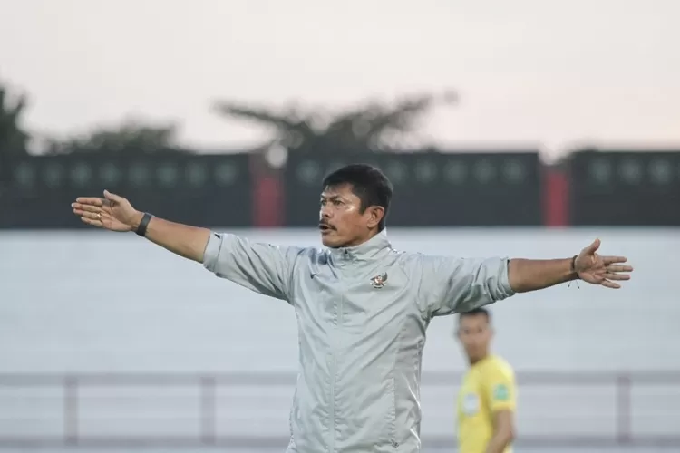 Pelatih timnas U-22 Indonesia, Indra Sjafri sebut pemain tak lakukan strategi dengan baik saat hadapi Filipina di SEA Games 2025. (Dok PSSI)