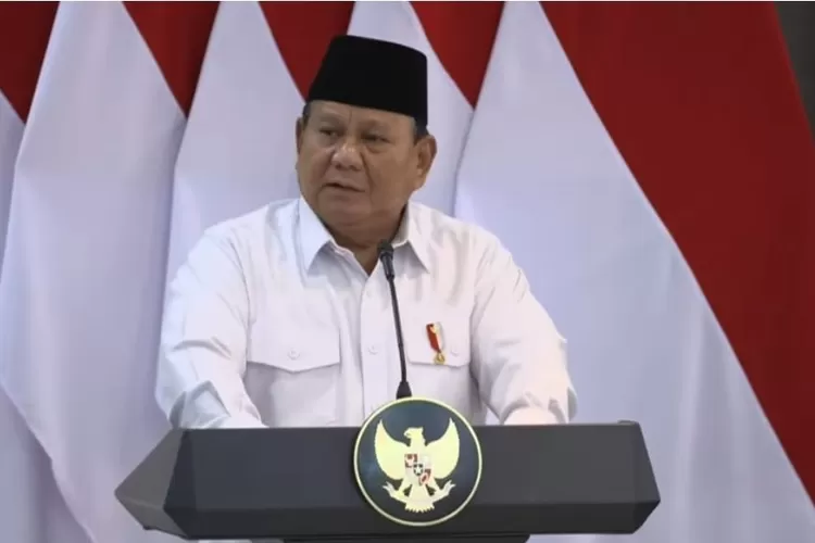 Presiden Prabowo saat memimpin sidang kabinet di Istana Kepresidenan, Jumat, 21 Maret 2025. (Tangkapan layar YouTube Sekretariat Presiden)