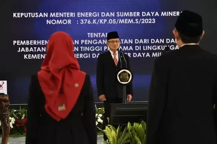 Menteri Arifin Tasrif Lantik Enam Pejabat Tinggi Pratama Di Kementerian ...