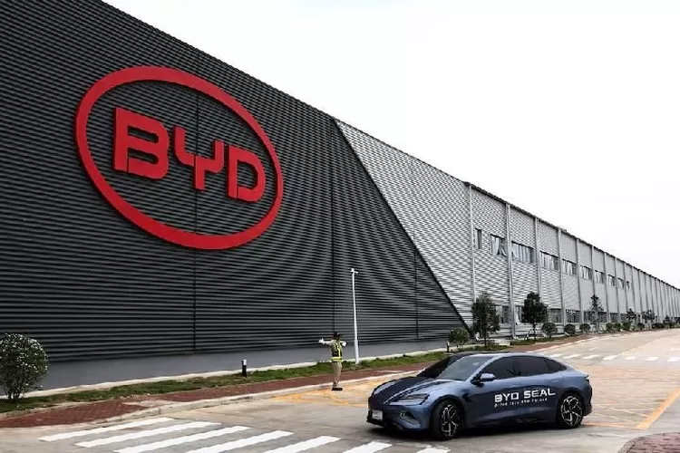 BYD Salip Tesla, Dominasi Baru Pasar Mobil Listrik 2025. (Foto/pinterest.)