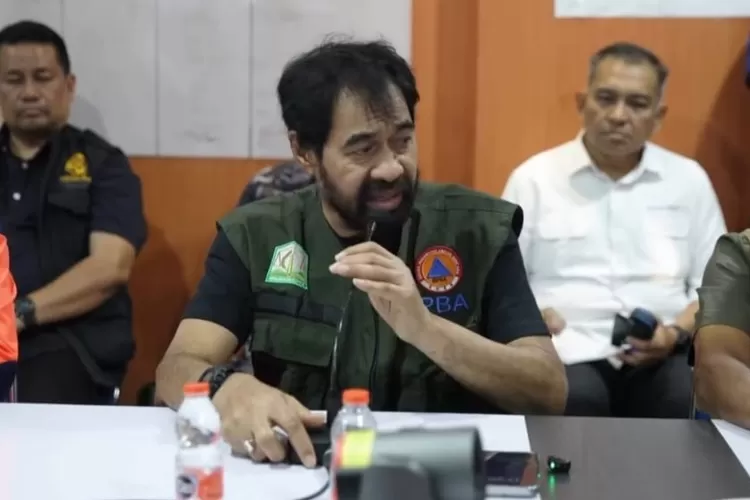 Muzakir Manaf, Gubernur Aceh memberikan keterangan pers. (ig muzakirmanaf1964)