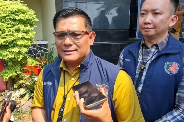 Dirreskrimsus Polda Metro Jaya Kombes Ade Safri Simanjuntak mengatakan bakal jemput paksa pemersan film dewasan jika mangkir. (PMJnews)