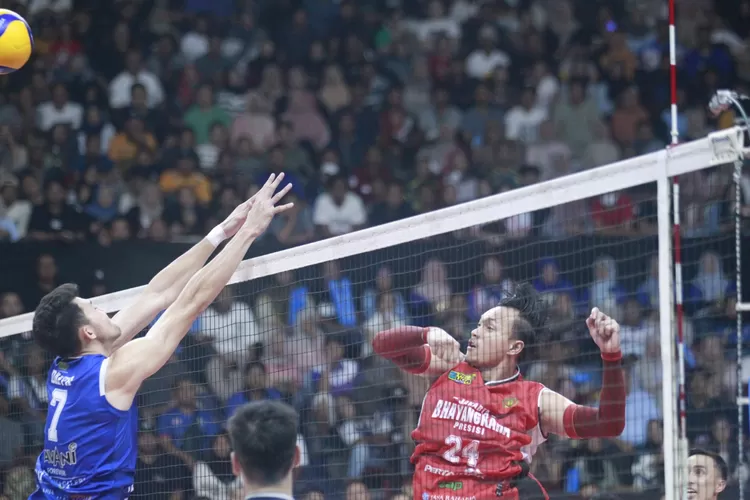 Tim Putra Bhayangkara Presisi main trengginas pada laga penutup final four seri ketiga di GOR Sritex Arena Solo, Minggu (4/5) malam. (Foto : Smol.id/dok)