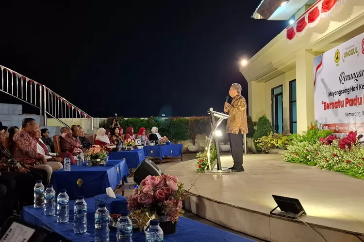 Suasana Malam Renungan Nasional menyambut HUT ke-80 Kemerdekaan RI di kampus USM.