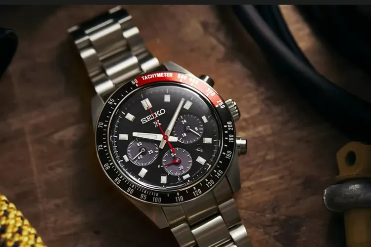 Jam seiko hotsell solar chronograph