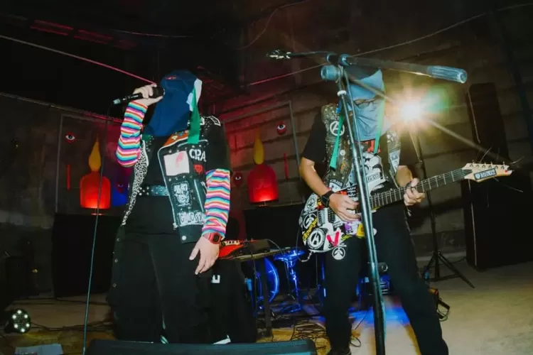 Grup Band Sukatani  (instagram @sukatani_band)