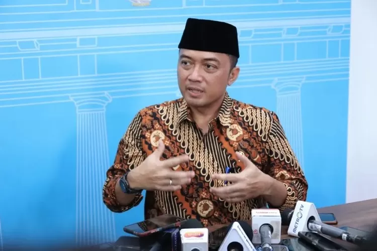 Mensesneg RI, Prasetyo Hadi, mengatakan pemerintah sedang memantau kondisi WNI di Iran, pasca serangan Israel ke Negeri Para Mullah tersebut. (Instagram @prasetyo_hadi28)