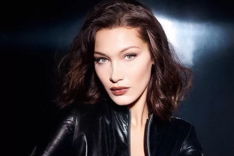 Dior Diduga Pecat Bella Hadid, Diganti dengan Model Israel - Klik Times