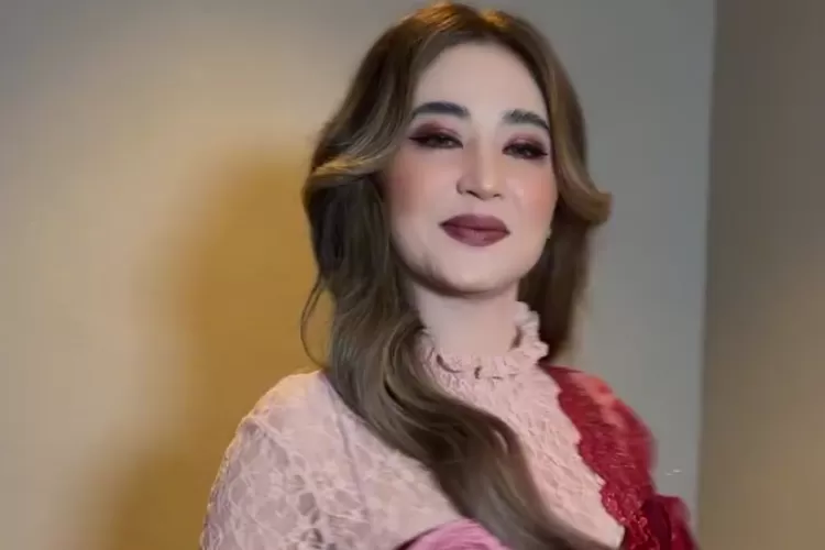 Dewi Perssik ungkap sosok pendamping alias suami menurut dirinya (Instagram dewiperssik9)