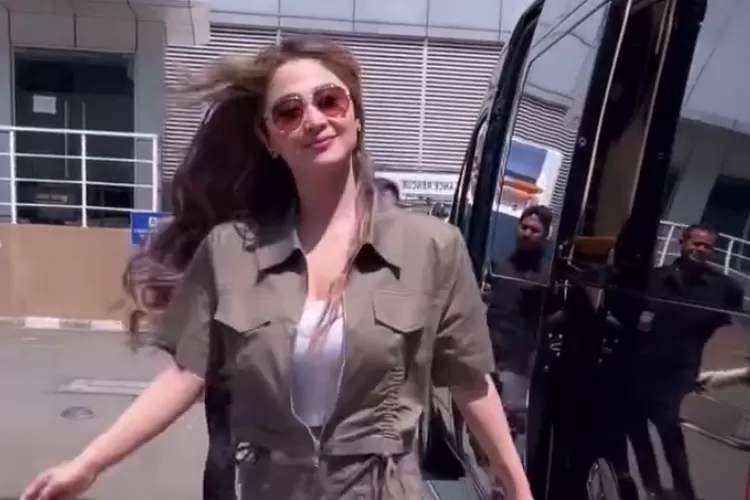 Dewi Perssik dan Aty Kodong saling sindir satu sama lain diduga masalah iri dengki (Instagram dewiperssik9 )