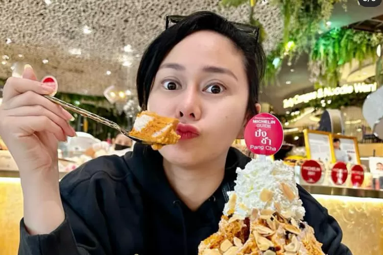 Nathalie Holscher tunangan dengan pria bule, ini respon Sule (Instagram denisechariesta91 )