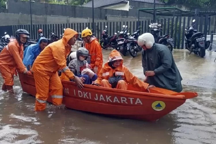Banjir darurat di Cilandak, Jakarta Selatan: Ketinggian air mencapai 1,5 meter.  (BPBD wilayah Jakarta Selatan / JakartaInsider.id)