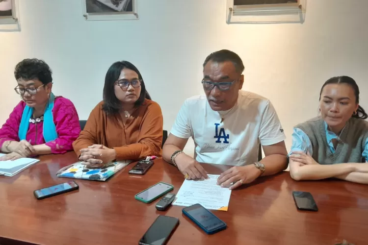 Advokat Banuara Sianipar dan kawan-kawannya, menggugat PT Freeport Indonesia ke Pengadilan Kepailitan di PN Jakpus. (Banuara Sianipar dan kawan-kawannya)